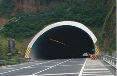 高速上隧道内禁止超车，前车速度慢怎么办？交警说出正确办法插图